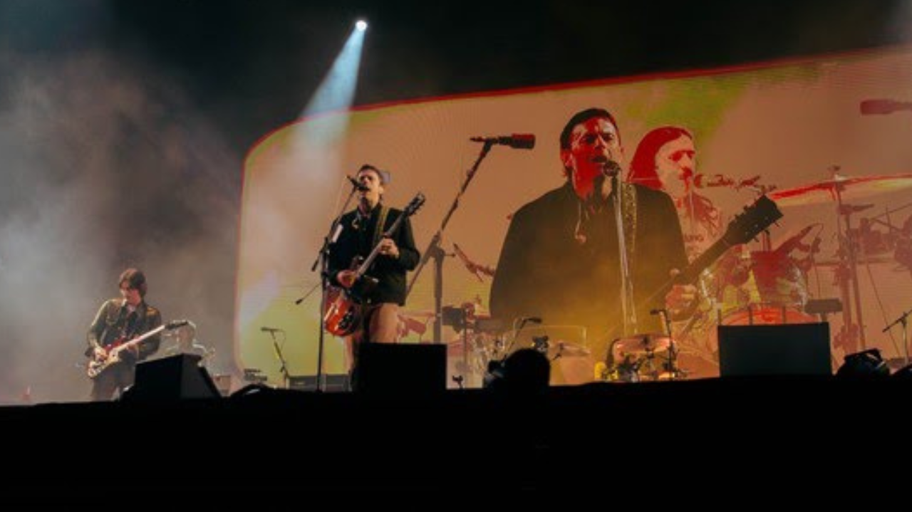 Kings Of Leon perform nostalgic with their greatest classics
