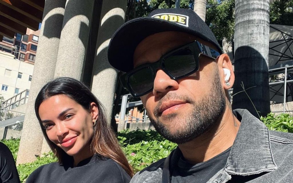 Daniel Alves: flowers and burger for his wife on his first day out of prison - Photo: Instagram