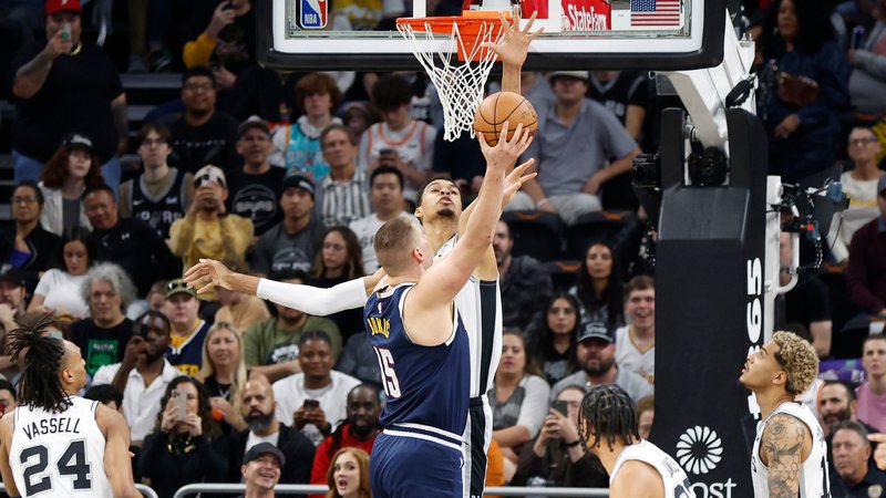 Wembanyama shines, but Spurs lose to the Nuggets