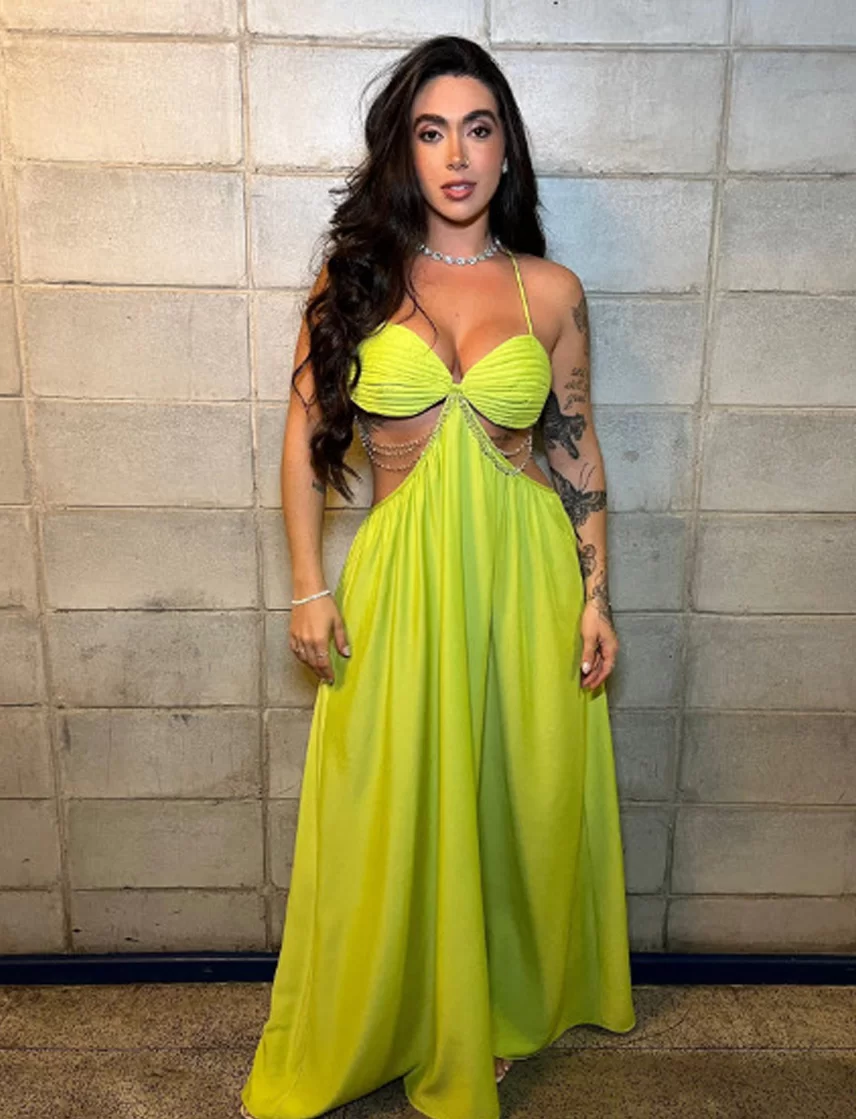 Giovanna in a green dress at the BBB final