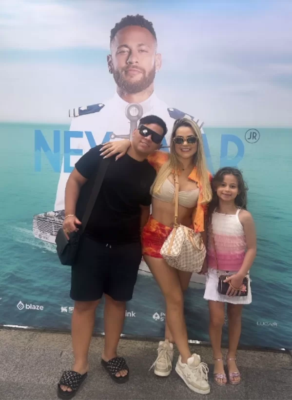 Deolane Bezerra and family (Photo: reproduction/Instagram/@dra.deolanebezerra) Lorena Bueri