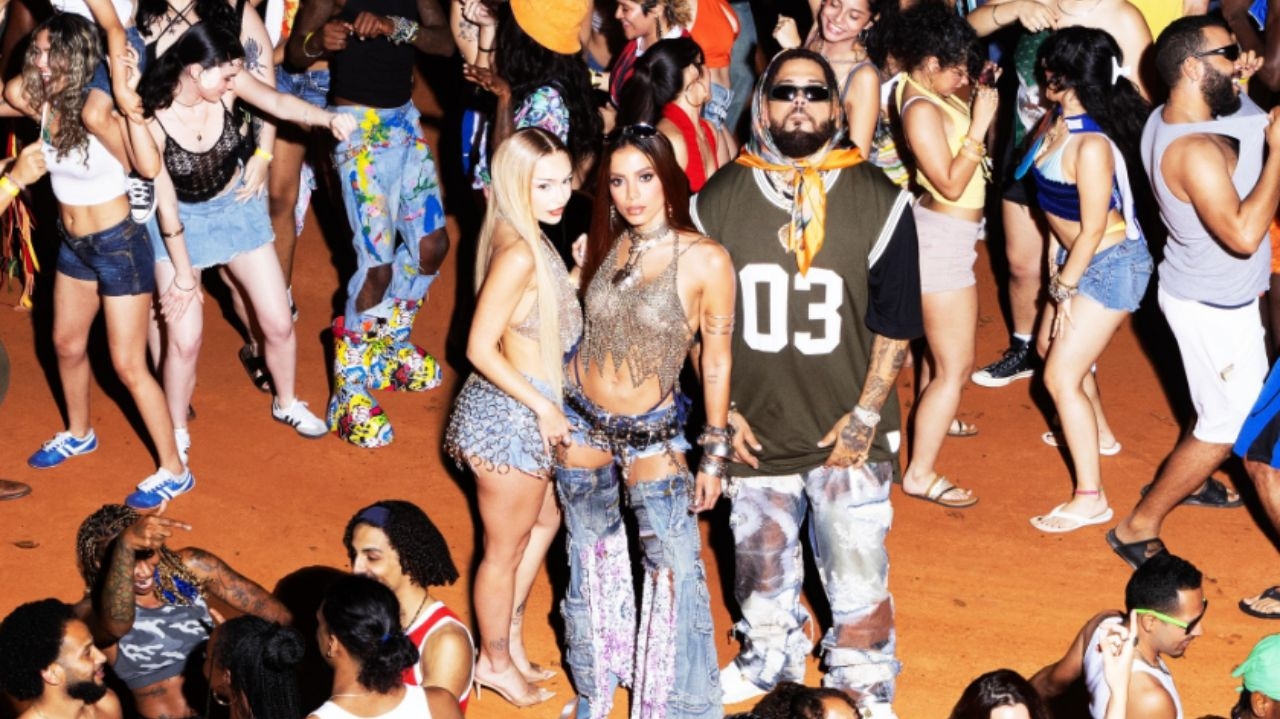 Anitta releases music video for "Double Team" and release date