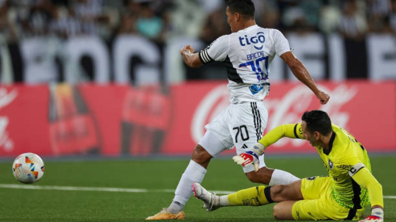 Debuting in the Libertadores, Botafogo is defeated by Junior Barranquilla