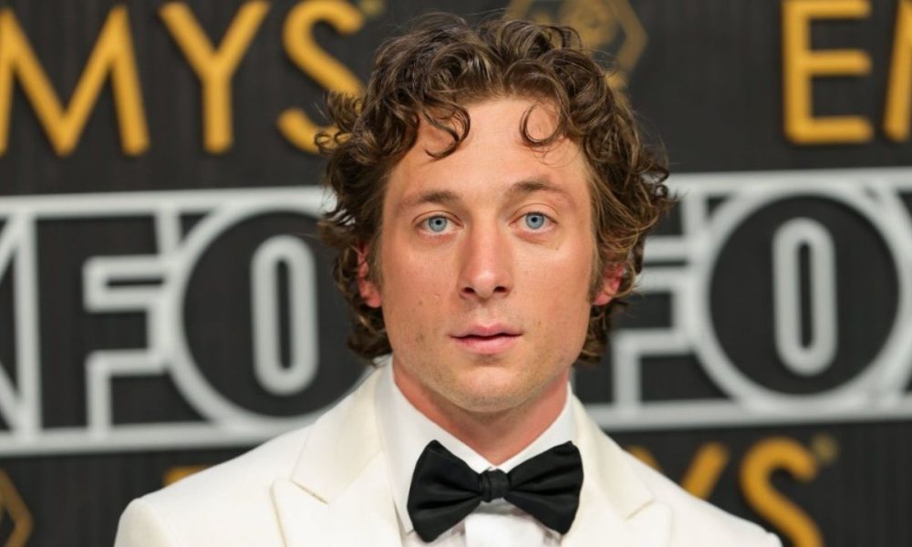 Jeremy Allen White wins Best Actor in a Comedy Series