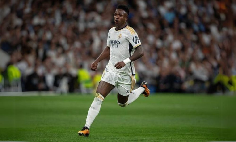 Vinicius Junior receives praise from Ancelotti for agreeing to change