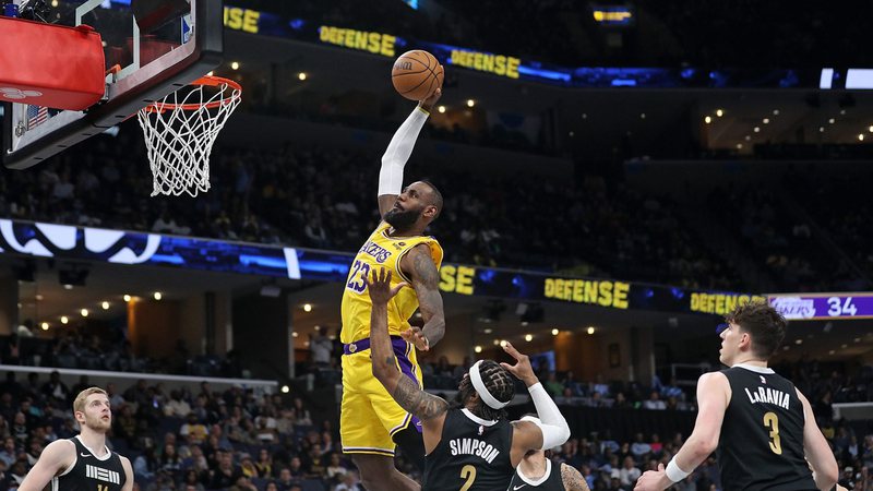 With LeBron dominant, Lakers beat Grizzlies and climb the table