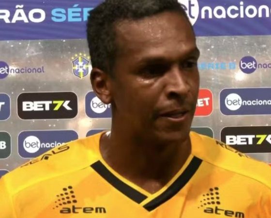 Former Corinthians striker Jô is arrested before a Series B