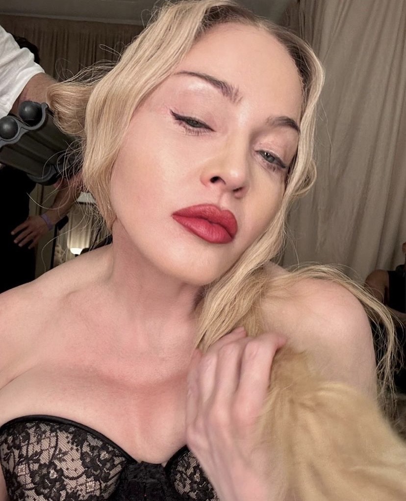 In addition to choreography, Madonna was also doing makeup and costume tests (Reproduction/Instagram @madonna) Lorena Bueri