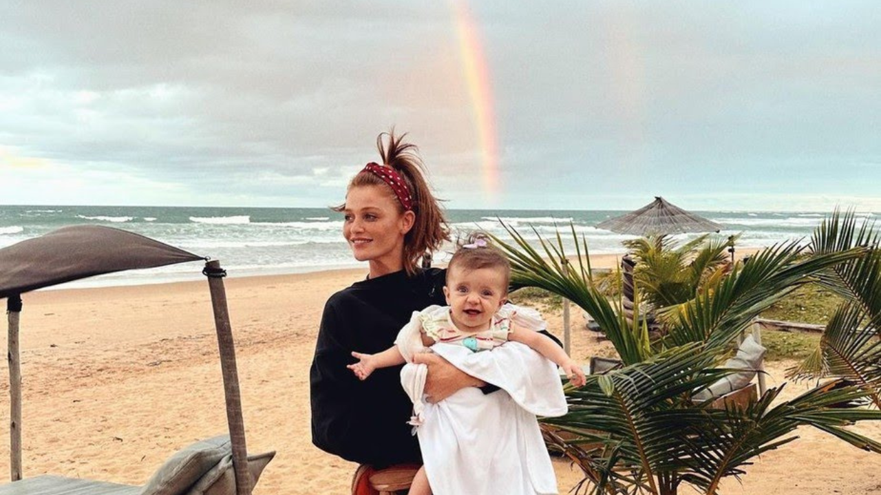 Cintia Dicker delights followers with cute moments alongside her daughter