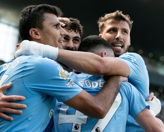City thrash Fulham and take top spot in the Premier