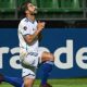 Cruzeiro keeps the chance of leading the group in the