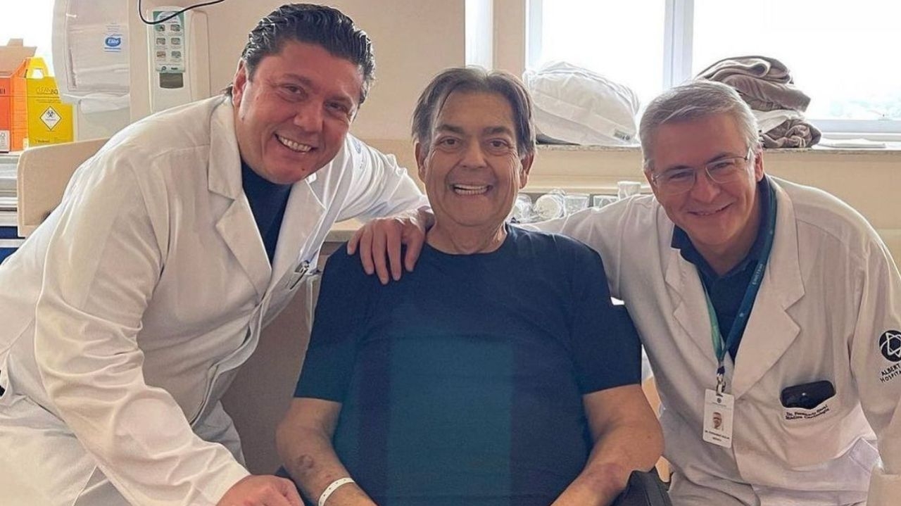 Fausto Silva is discharged after heart transplant and touches fans