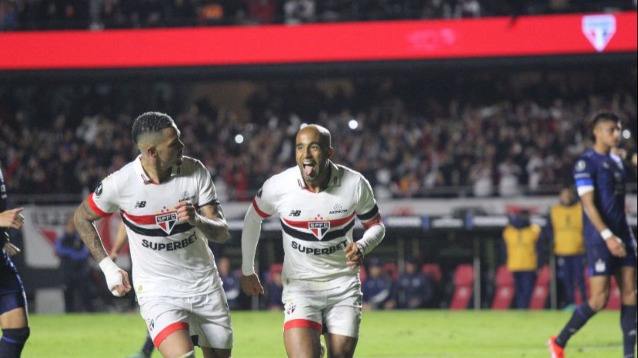 São Paulo beats Talleres and ranks first in group B
