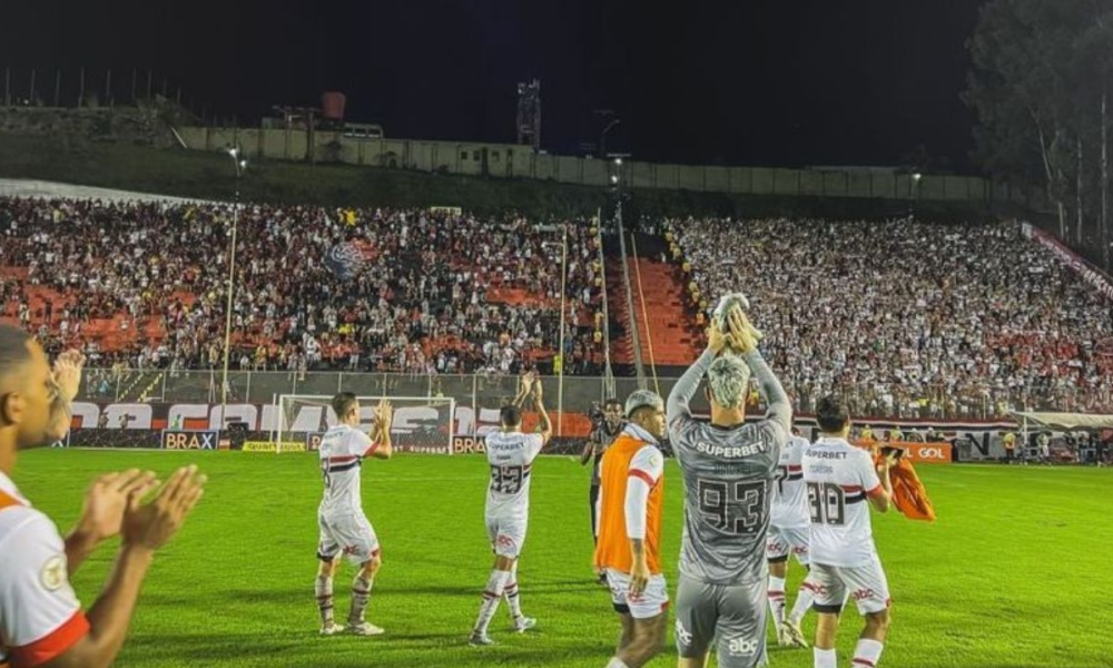 São Paulo triumphs over Vitória in the fifth round of