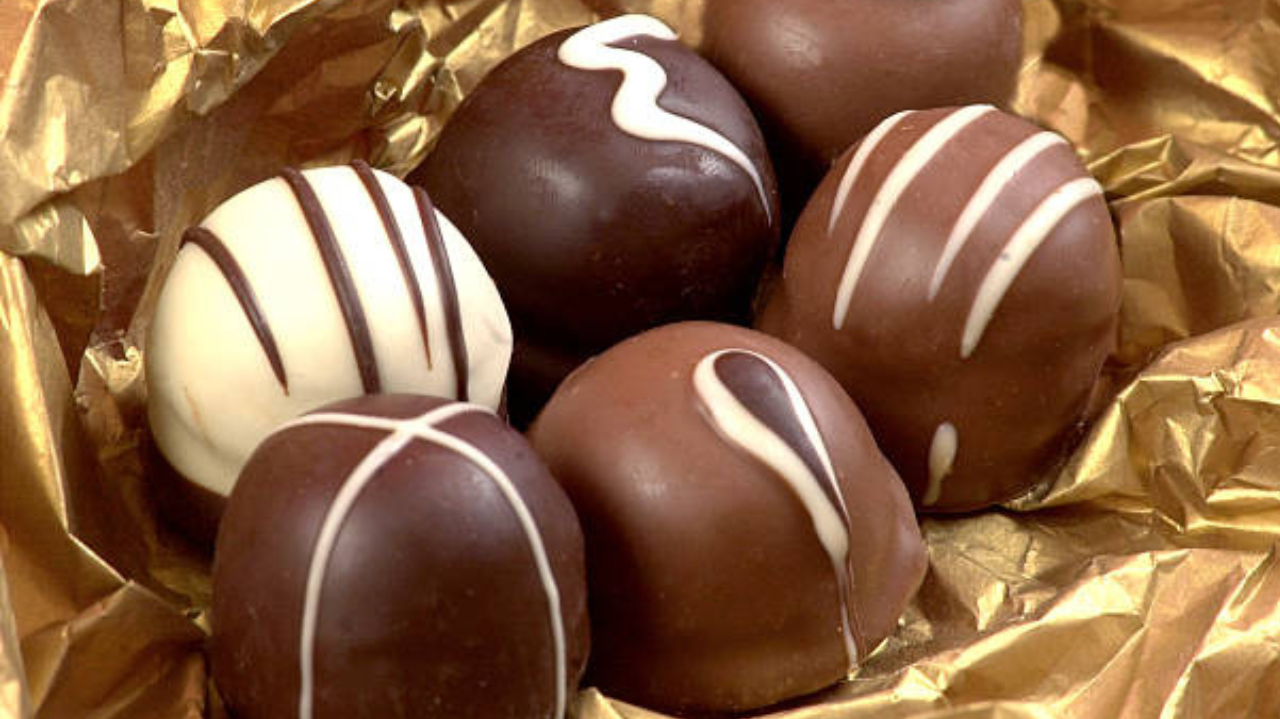 Scientists talk about the relationship between chocolate and acne