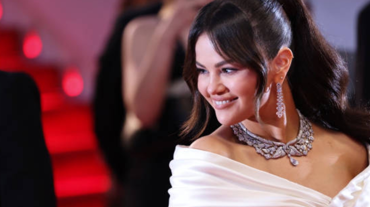Selena Gomez shines in Bulgari high jewelry in Cannes
