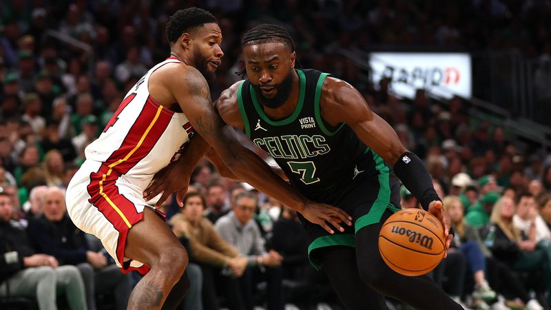 With Tatum's double double, Celtics close series against Heat