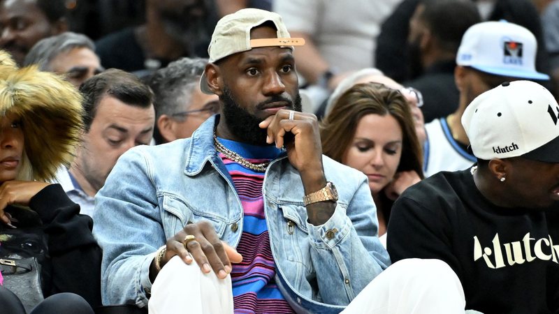 With an uncertain future, LeBron James is present in Cleveland