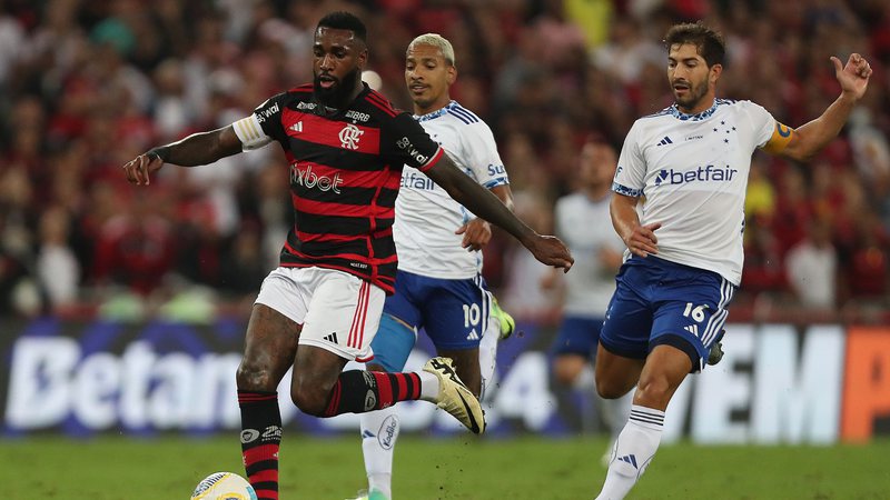 Flamengo surpasses Cruzeiro and falls in the lead of the
