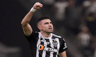 Battaglia scores in injury time and Atlético MG beats São Paulo