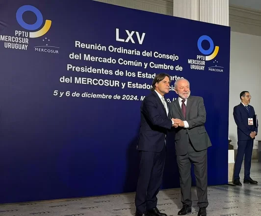 Luis Alberto Lacalle and Lula during the Mercosur Summit (Photo: reproduction/Instagram/@mercosurint)