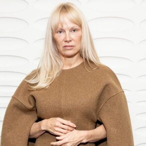 Pamela Anderson adopts a fringe look